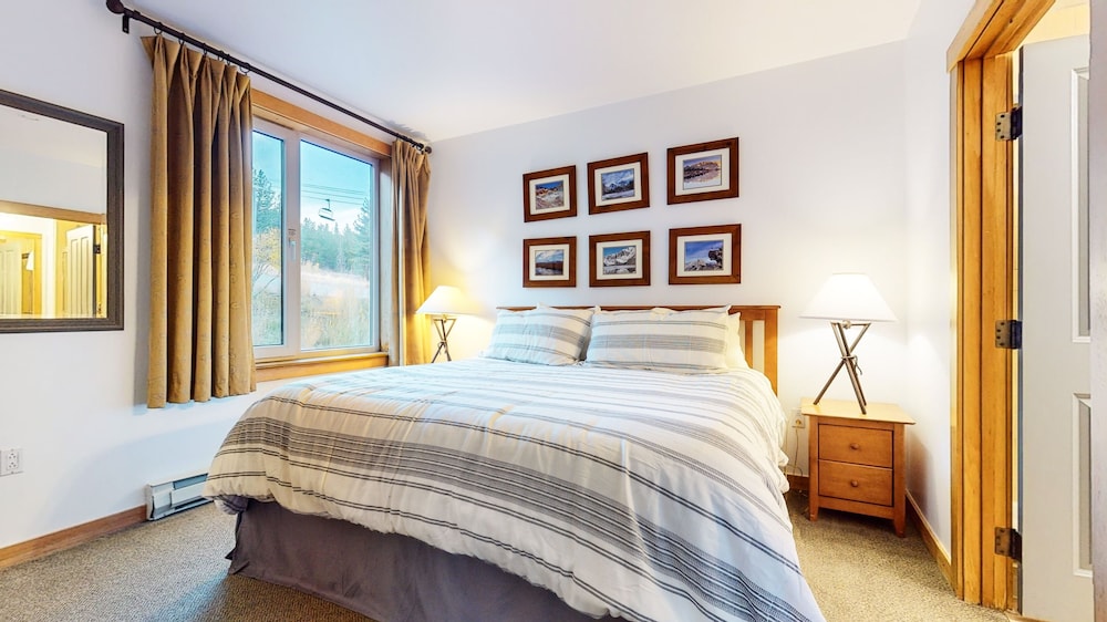 Condo, 2 Bedrooms
