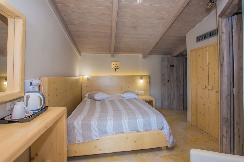 Deluxe Room (Panoramic View) - Photo 7