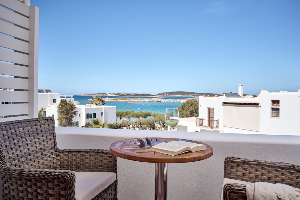 Superior Suite, 1 Queen Bed, Sea View