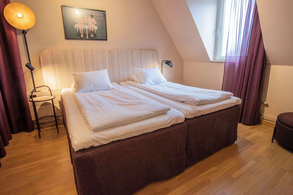Family Room (Standard, Three)