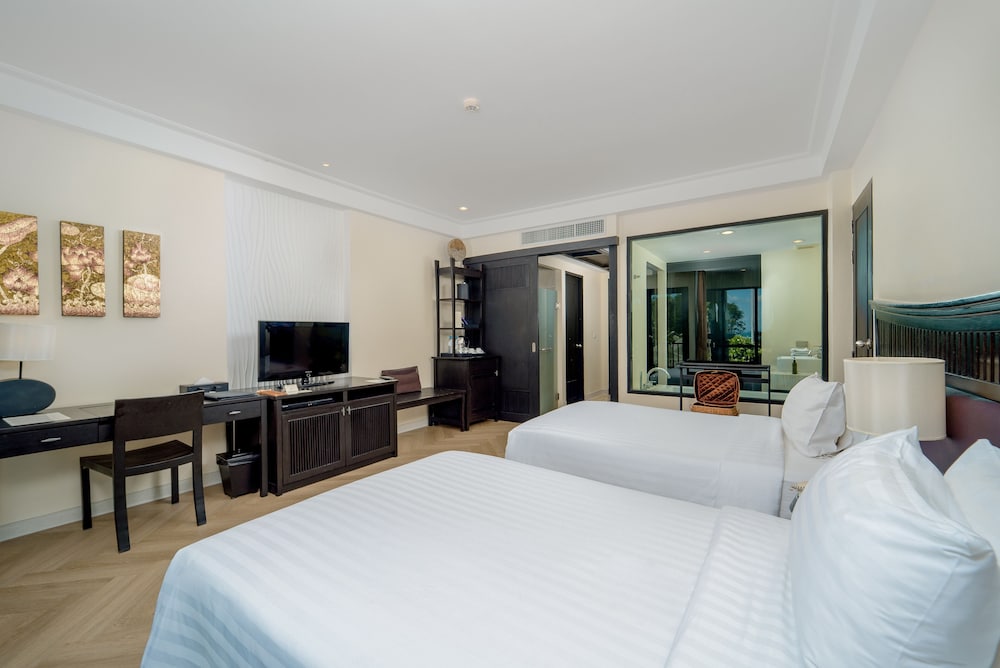Deluxe Room - Photo 2