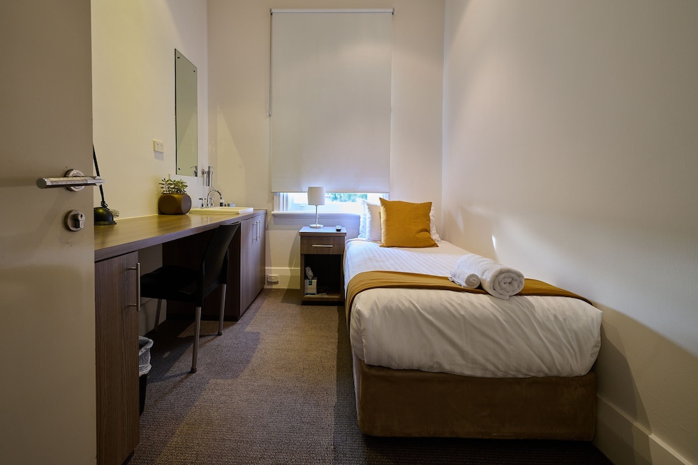 Standard Single Room (Shared Bathroom) photo 2