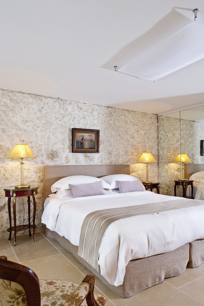 Superior Suite (Estate) thumbnail 5