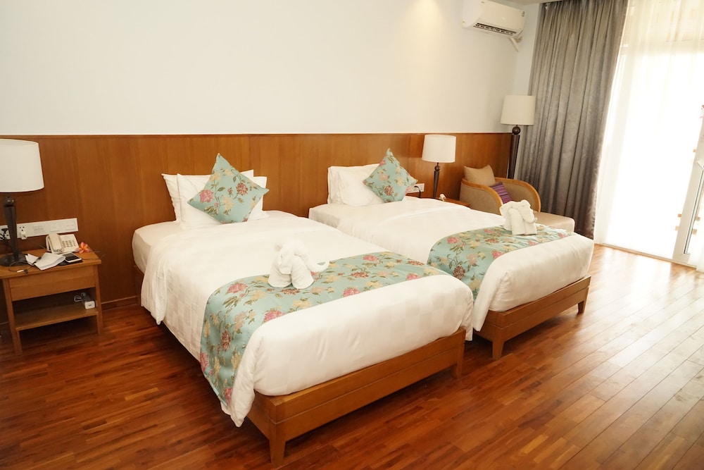 Deluxe Twin Room, Lake View photo 3