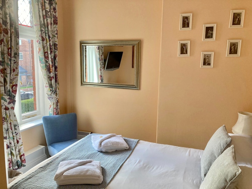 Economy Double Room photo 2