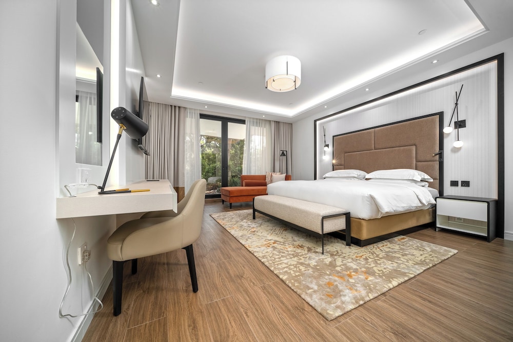 Grand Villa, 4 Bedrooms, Balcony, Garden View photo 2