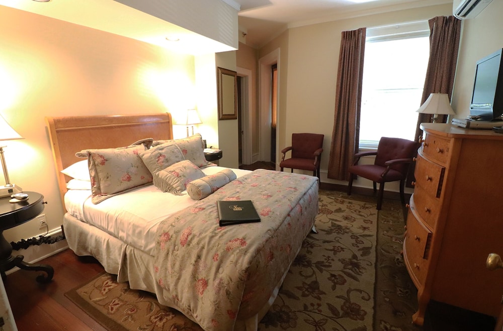 Room, 1 Queen Bed, Non Smoking, Balcony (Iris) photo 3