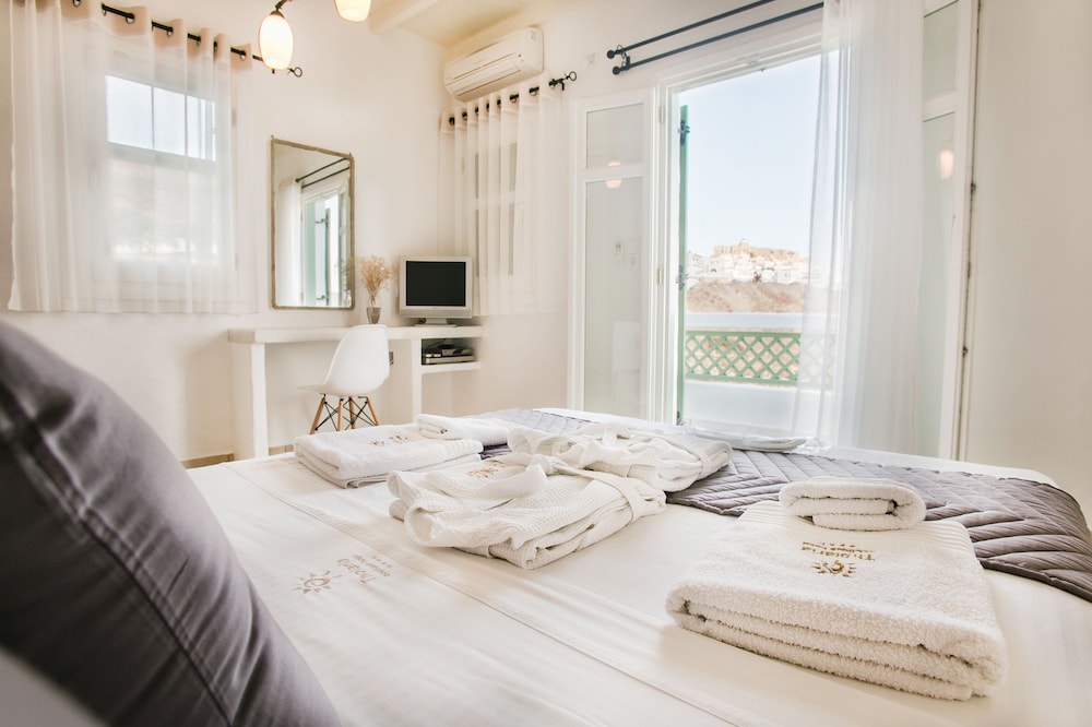 Luxury Double Room Castelano, 1 Bedroom, Sea Facing photo 2