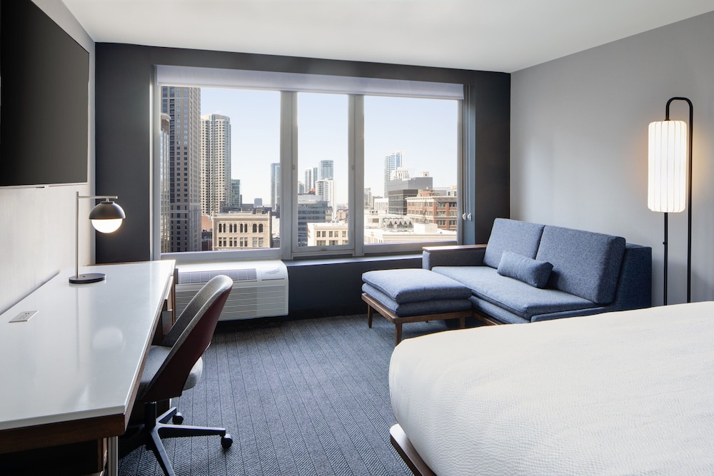 Suite, 1 Bedroom - Photo 4
