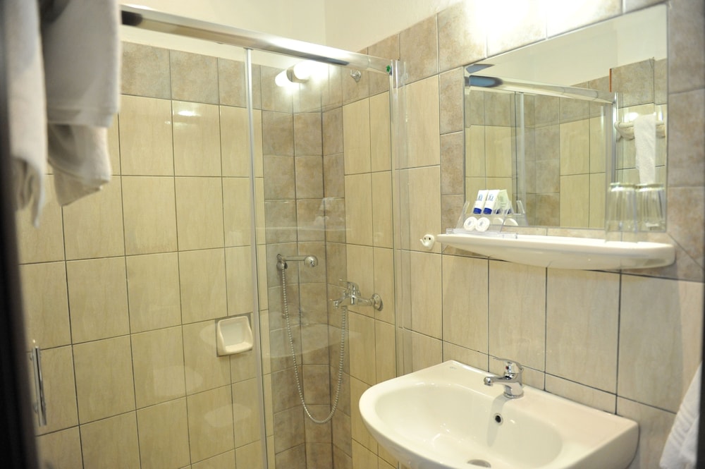 Double or Twin Room photo 3