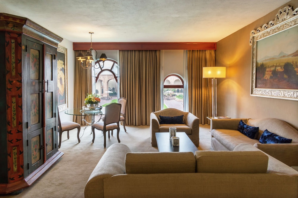 Suite, 1 Bedroom, 1 King Bed - Photo 1