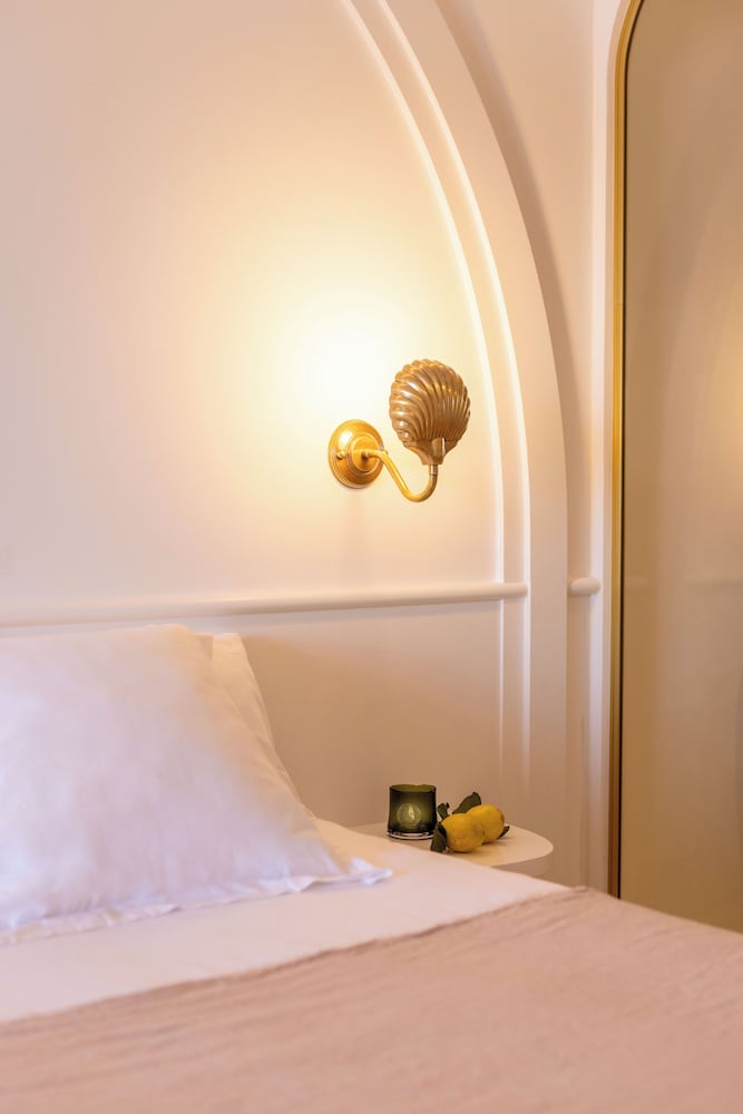 Deluxe Room - Photo 2