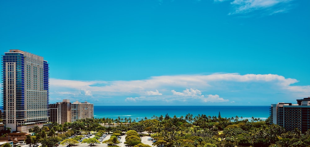 Gold Ocean View Room Queen Beds (Club Access)