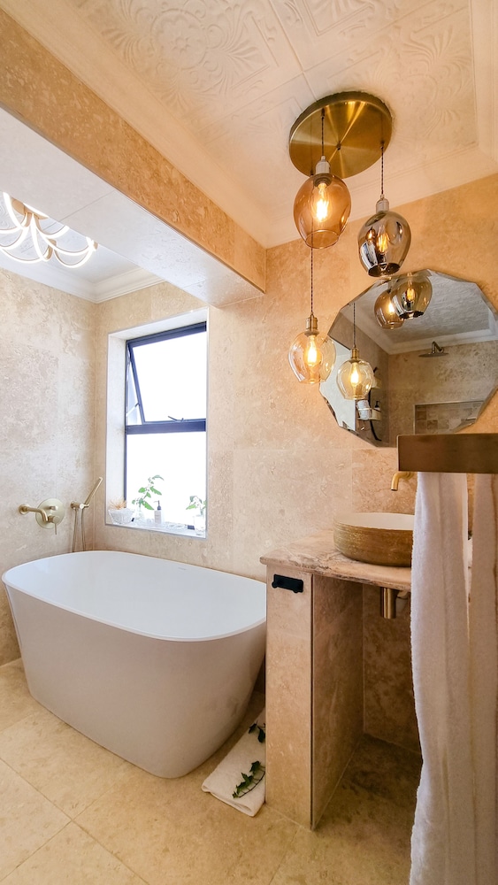 Luxury Twin Room - Photo 12