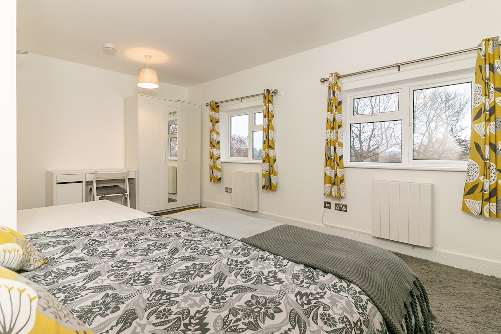 Premium Double Room, Shared Bathroom (Conifer Room ) photo 2