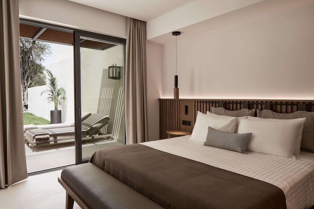 Executive Suite, Private Pool photo 2