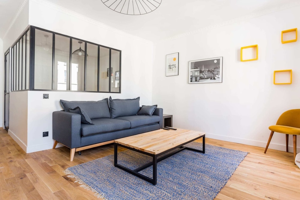 Apartment photo 1