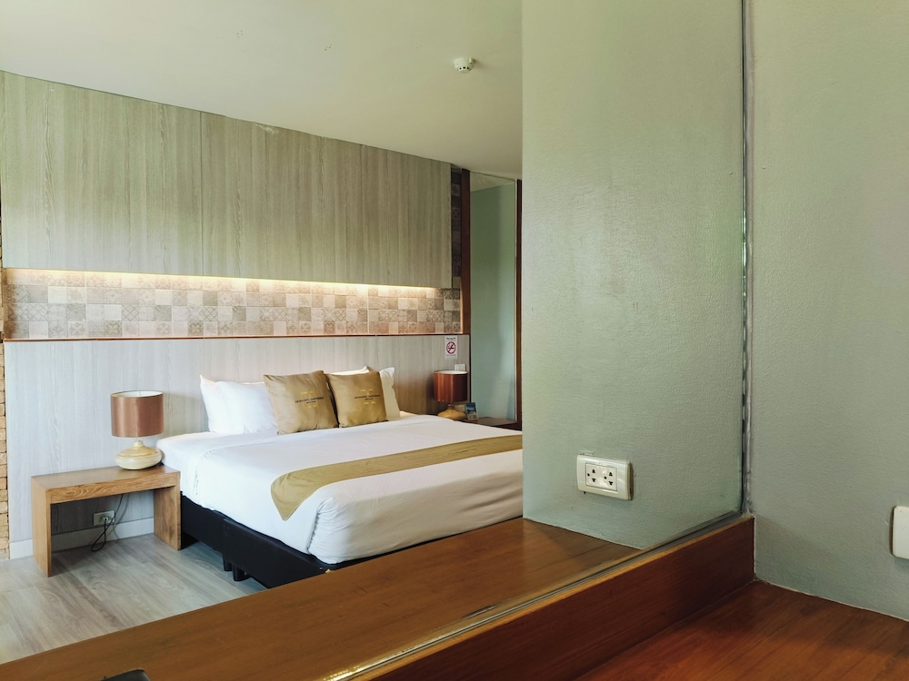 Deluxe Room - Photo 3