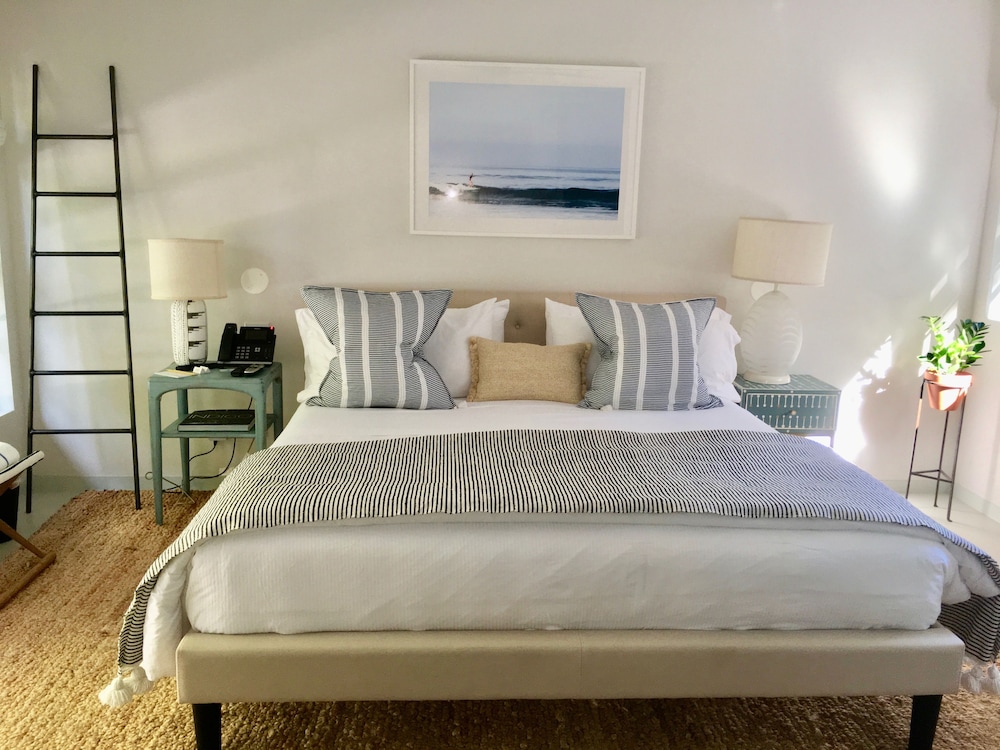 Basic Beach King Rooms