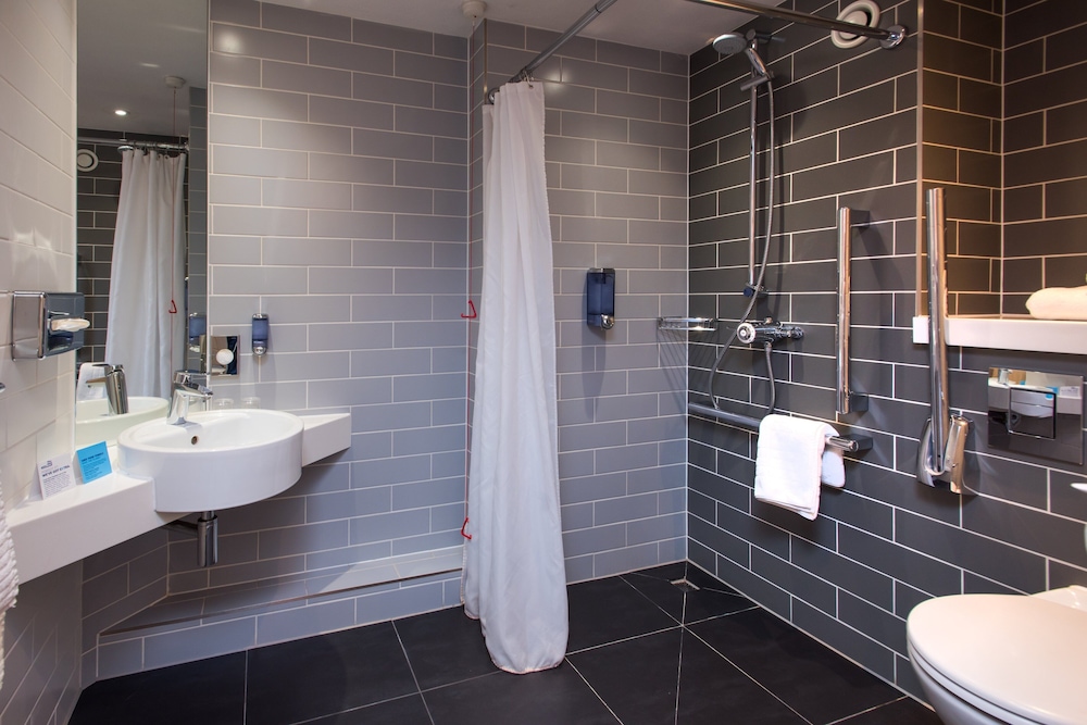 Standard Room, 2 Twin Beds, Accessible (with Free Hot Breakfast) - Photo 1