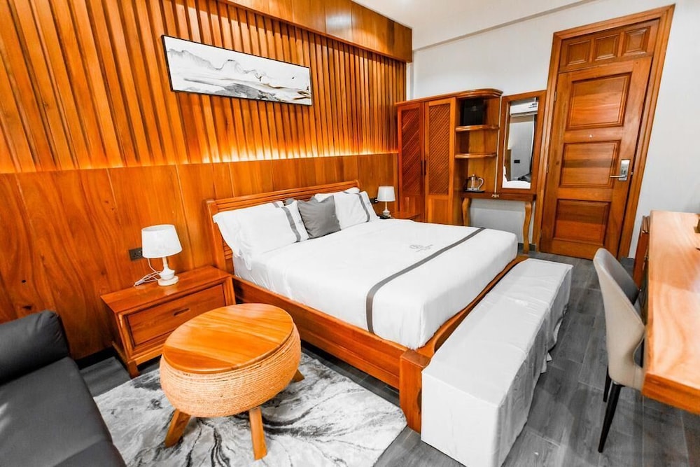 Executive Suite photo 2