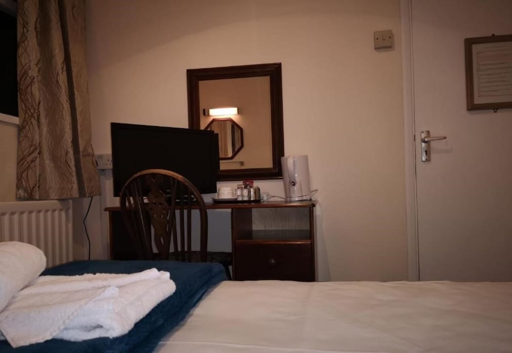 Single Room with Ensuite photo 3