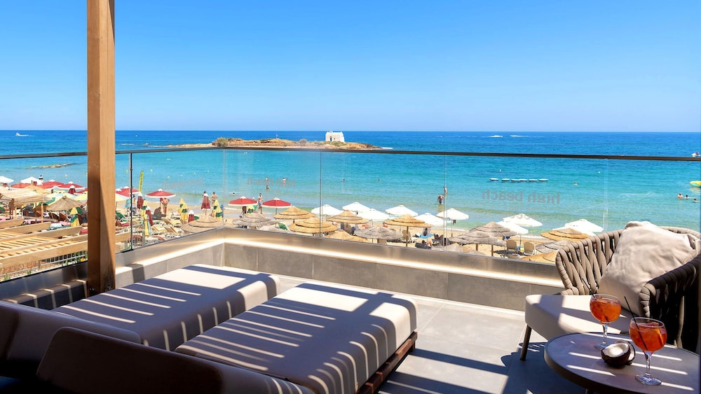 Deluxe Suite, 2 Bedrooms, 2 Bathrooms, Beachside (Grand) - Photo 10