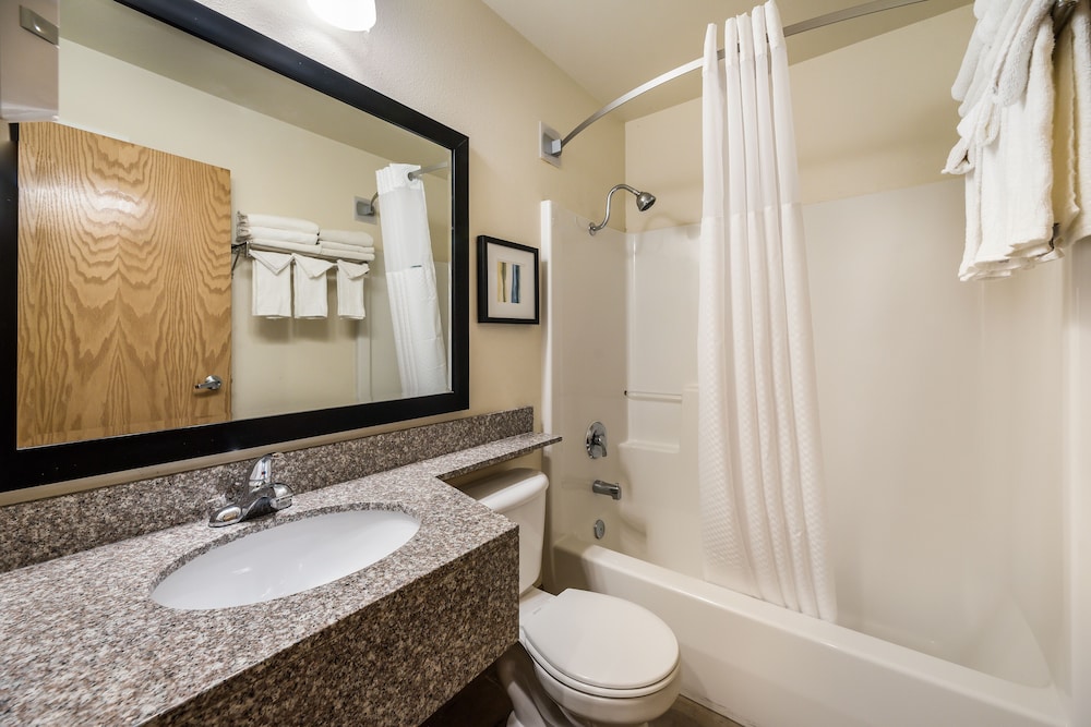 Suite, Multiple Beds, Non Smoking - Photo 4