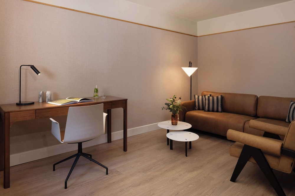 Family Room (2 Adults + 1 Child) - Photo 2