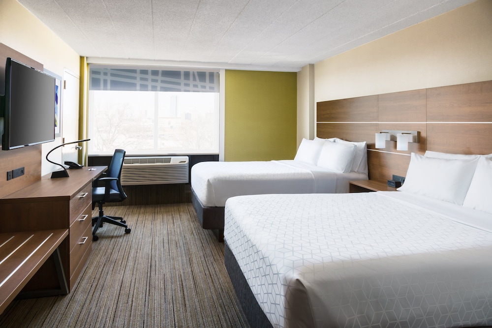 Standard Room, 2 Twin Beds, Accessible (2 Bed, Mobil Tub) thumbnail 6