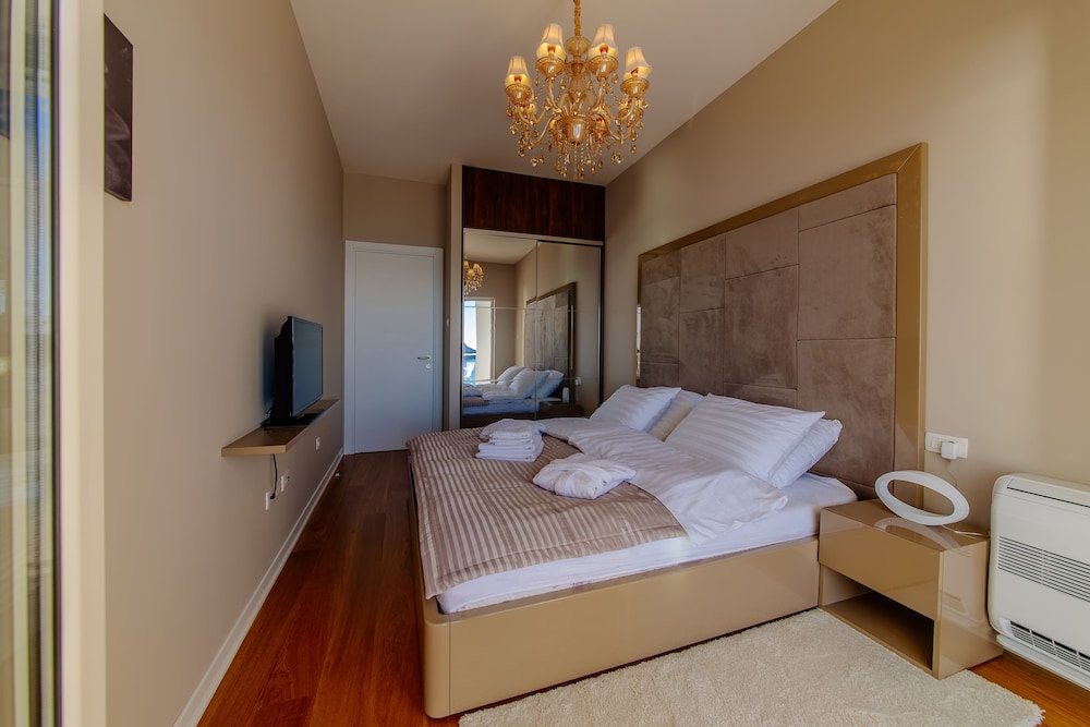 Deluxe Double Room, City View photo 2