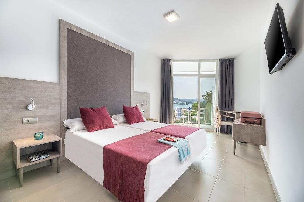 Superior Twin Room, Sea View - Photo 1