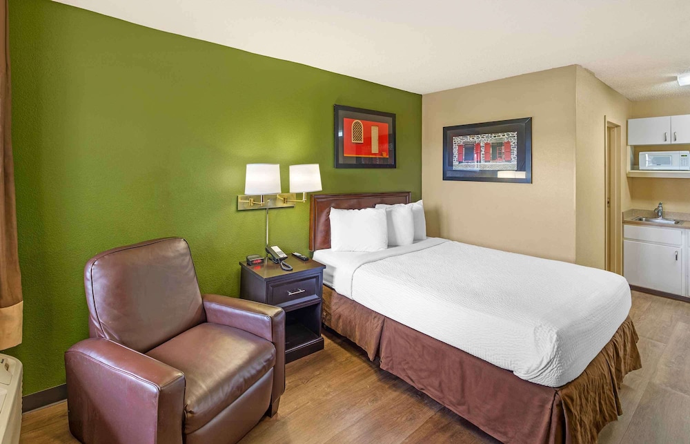Studio, 1 Queen Bed, Non Smoking - Photo 4