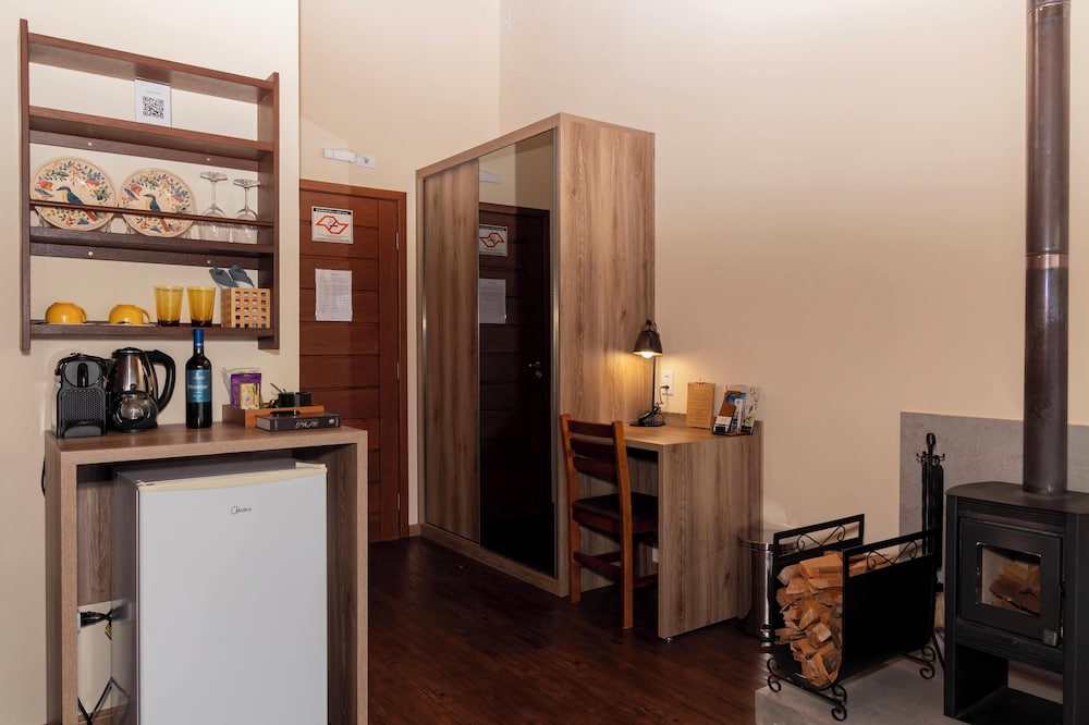 Deluxe Chalet, 1 Queen Bed with Sofa bed, Balcony, Mountain View photo 3