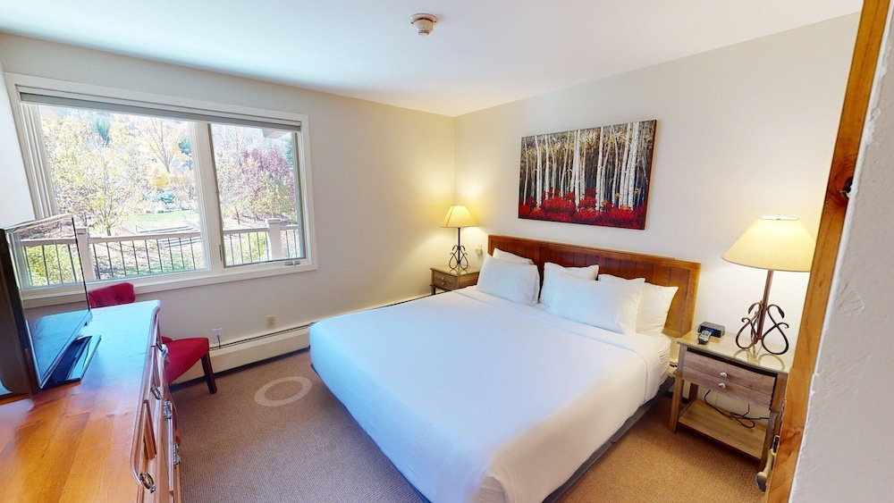 Platinum One Bedroom Condominium (Non Smoking) - Photo 1