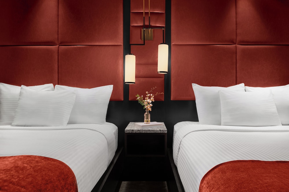 Deluxe Room, 2 Queen Beds, Golf View photo 1