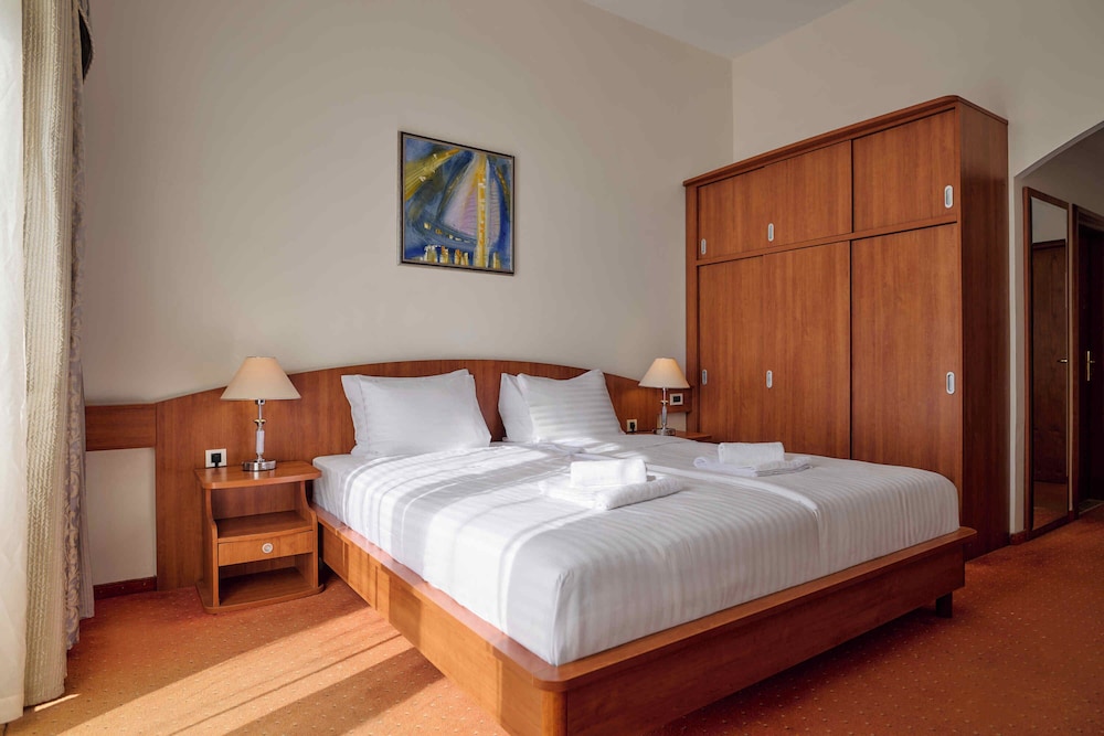 Superior Double Room with Balcony and Sea View - Photo 7
