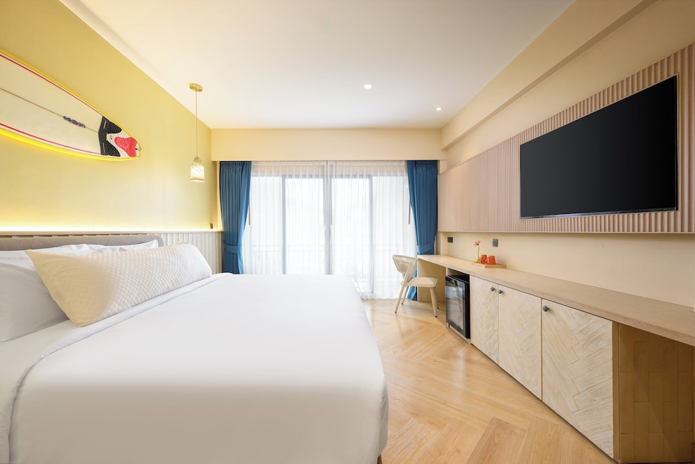 Deluxe Double Room, 1 King Bed, Balcony