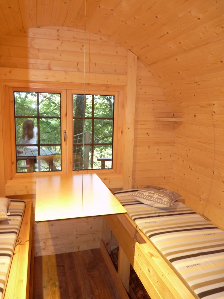 Cabin (Baricane)