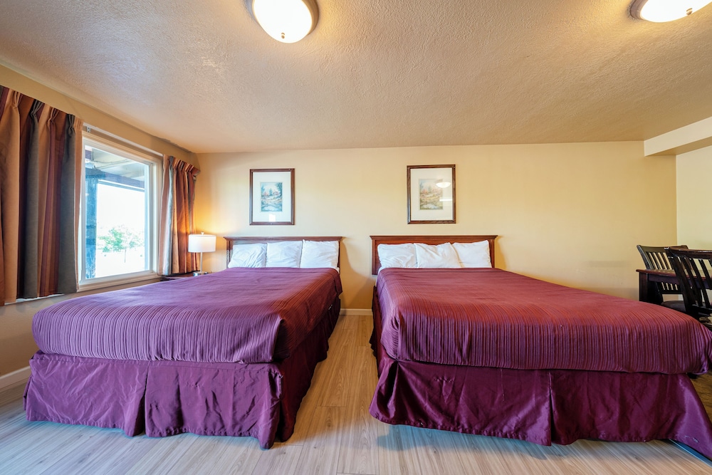 Room, Non Smoking, Kitchenette (2 Full Beds)