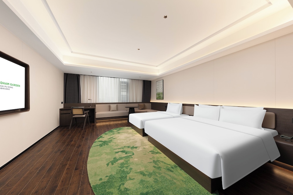 Deluxe Room, Multiple Beds (Family)