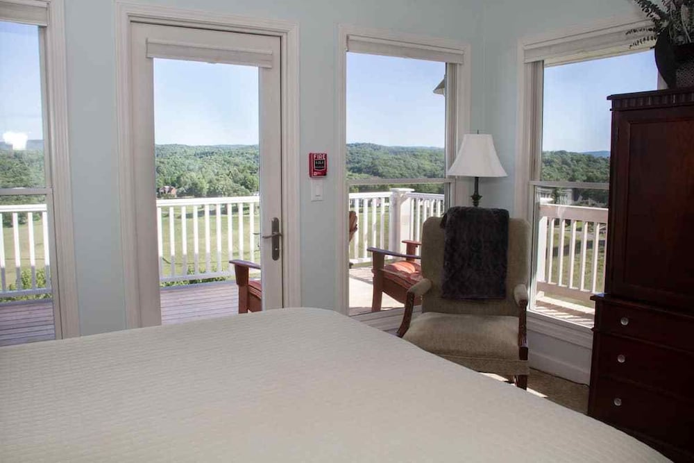 Luxury Double Room (Wind Rocks) photo 2