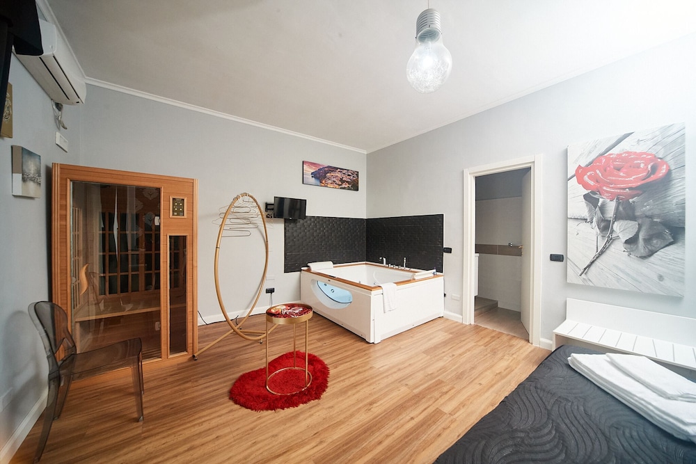Camera Luxury con Vasca Idromassaggio e Sauna Norvegese photo 2