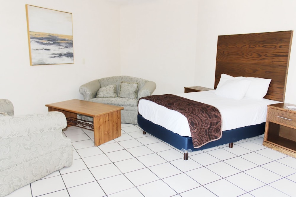 Deluxe Room, Multiple Beds, Non Smoking photo 2