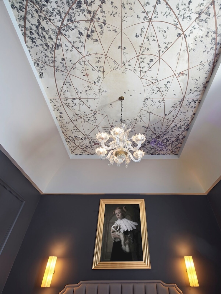 Double Executive Room (lake view) - Photo 5