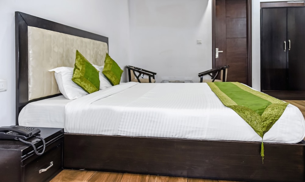 Deluxe Room - Photo 7