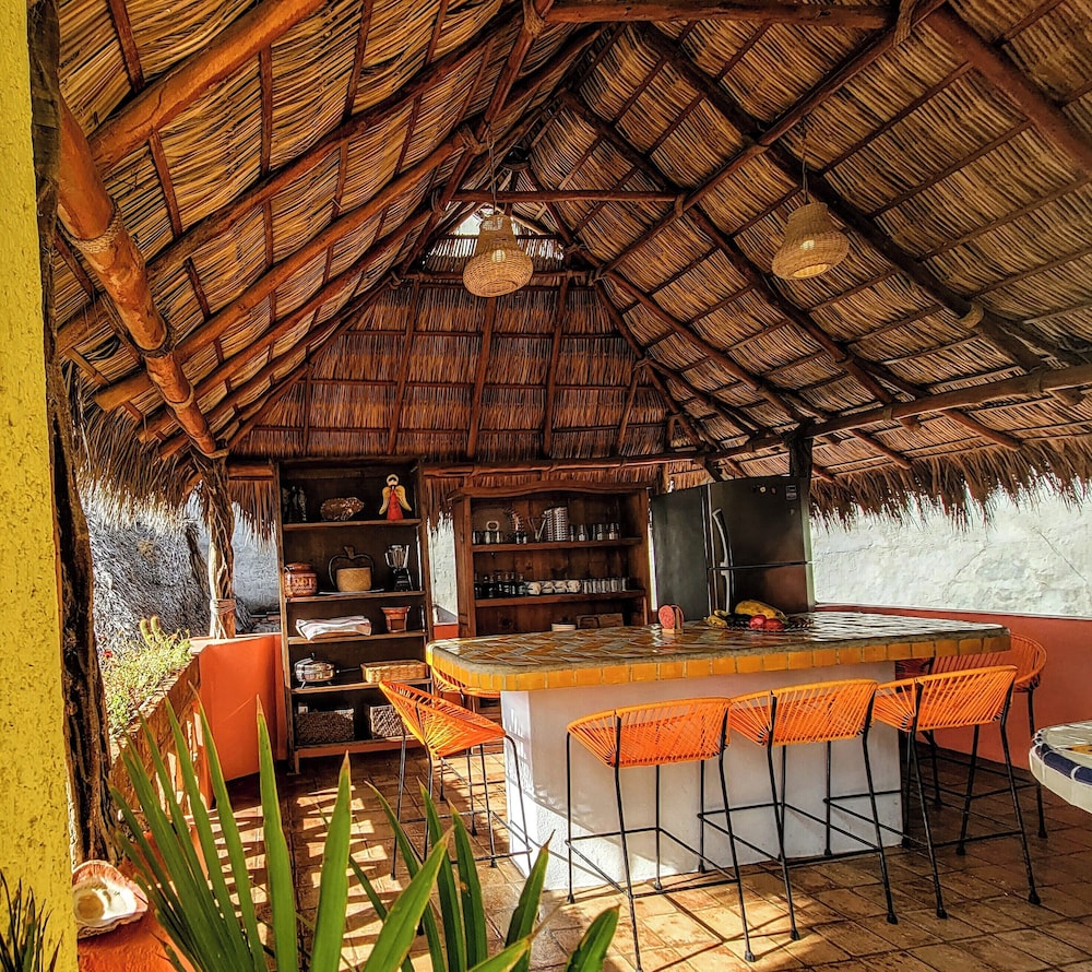 Economy Single Room, 1 Bedroom, Ocean View (share a fully - equipped outdoor Kitchen) photo 2