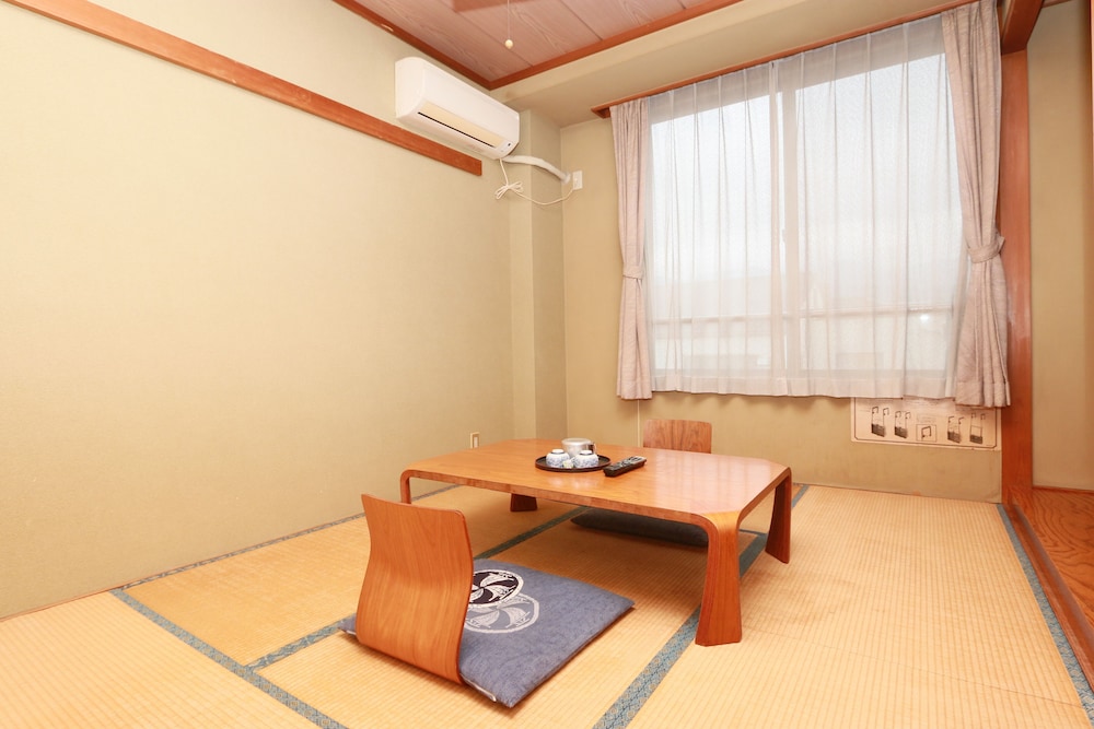 Japanese Style Room For 6 People photo 3