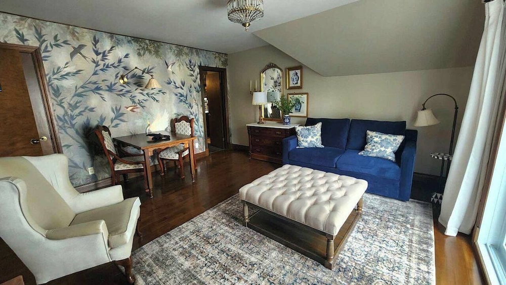 Exclusive Suite, 1 Bedroom, Balcony, Lake View photo 3