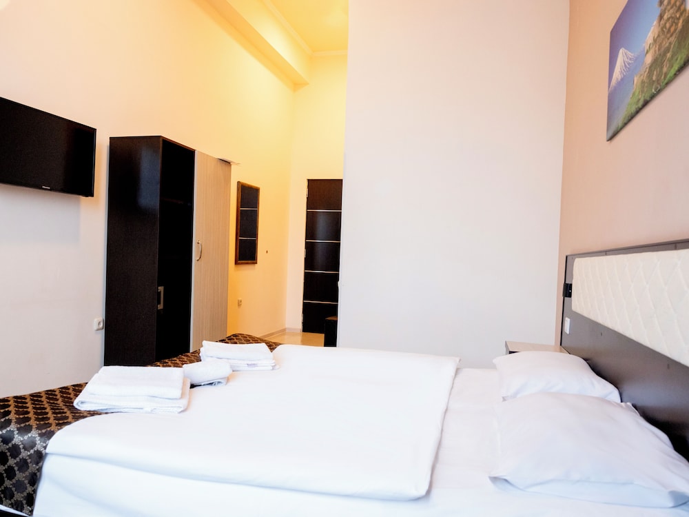 Standard Double or Twin Room photo 2